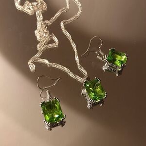 Peridot Evening’s Emerald Set